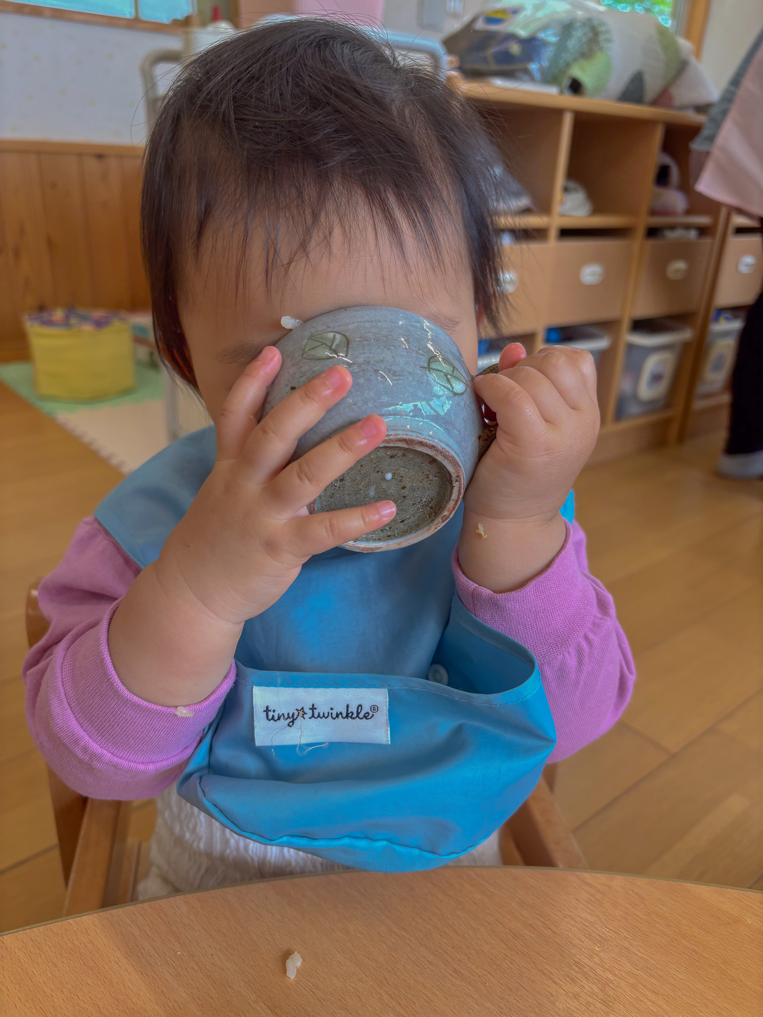 スープをごくごく