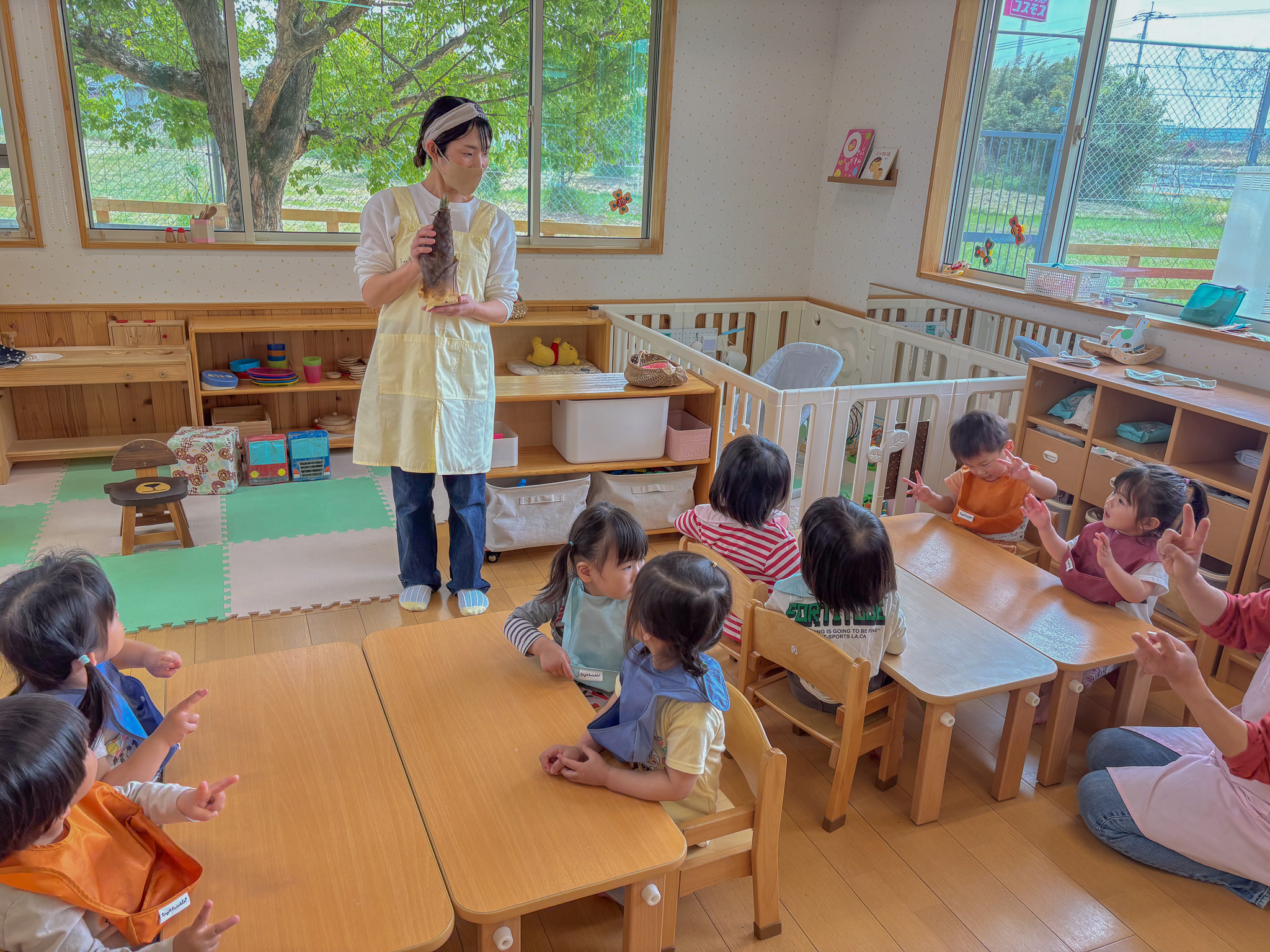 みんなでたけのこ観察中