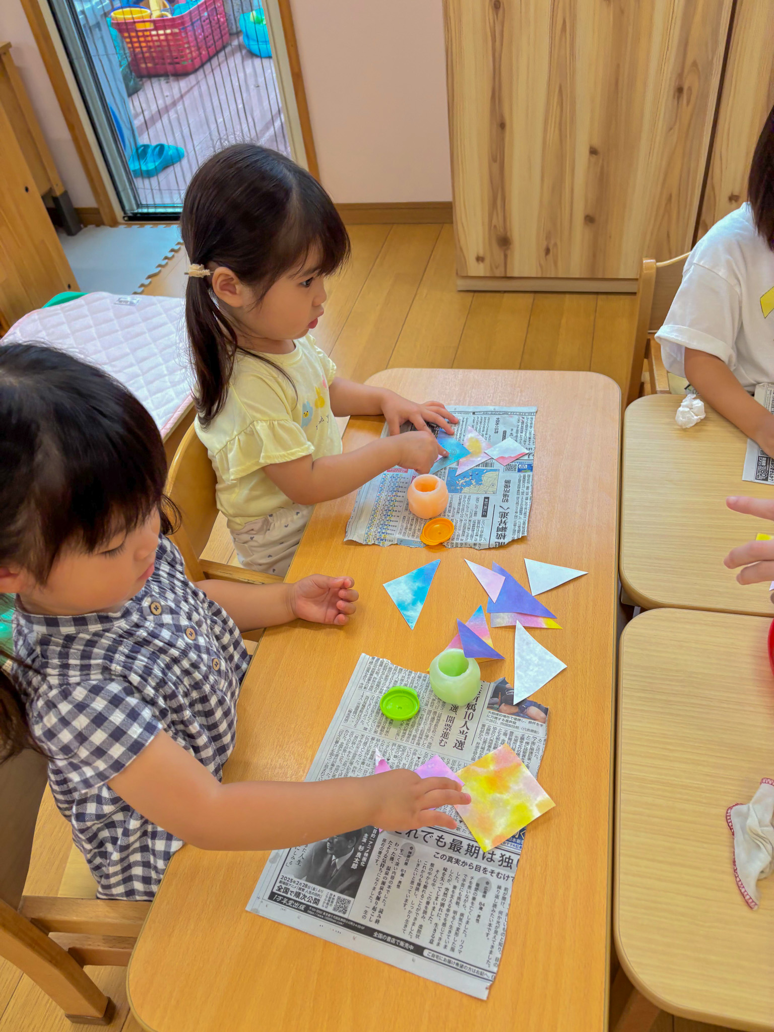 にじみ絵を使って製作活動