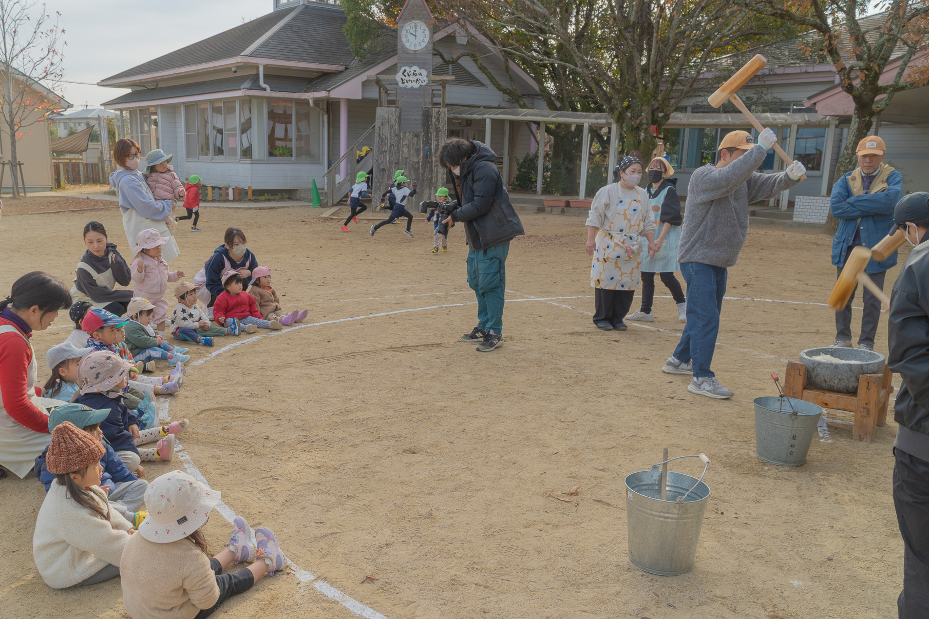 お父さんたちの餅つき