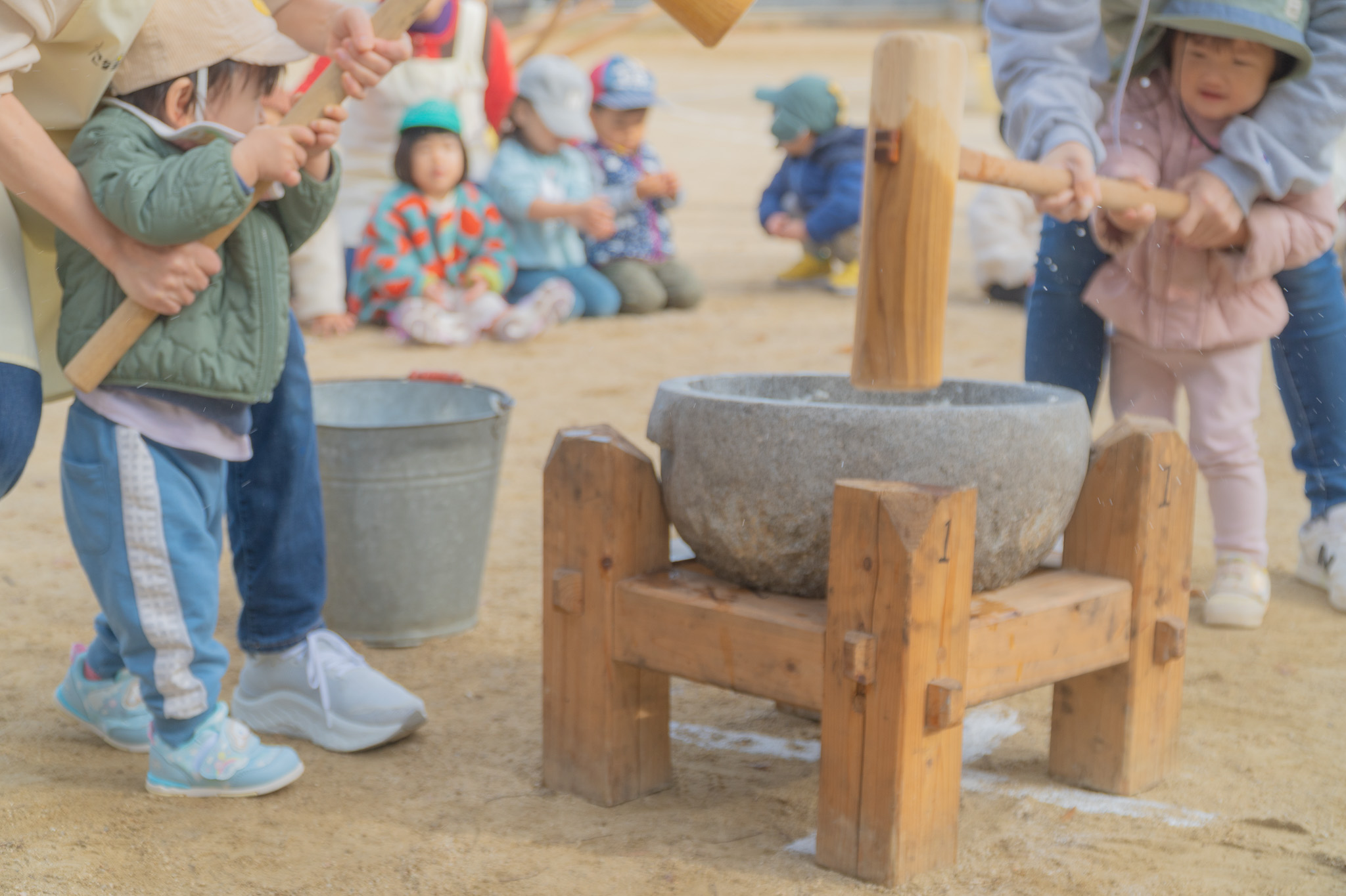 子どもの餅つき3