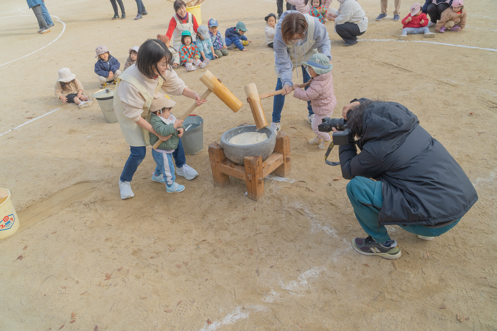 子どもの餅つき2