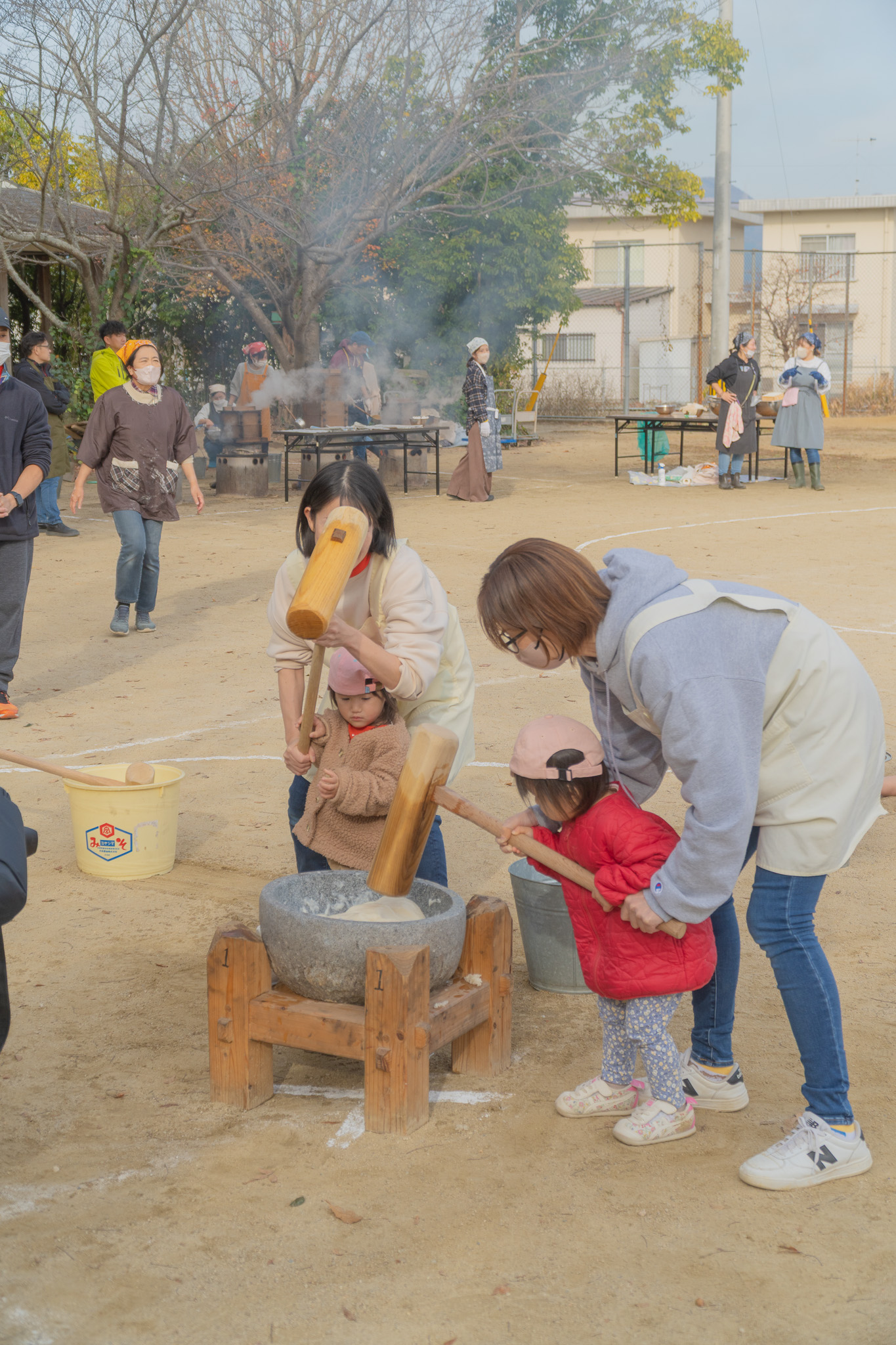 子どもの餅つき1