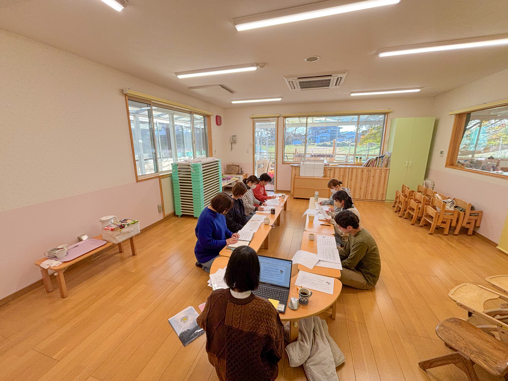 小さな星の保育園の園内研修会の様子