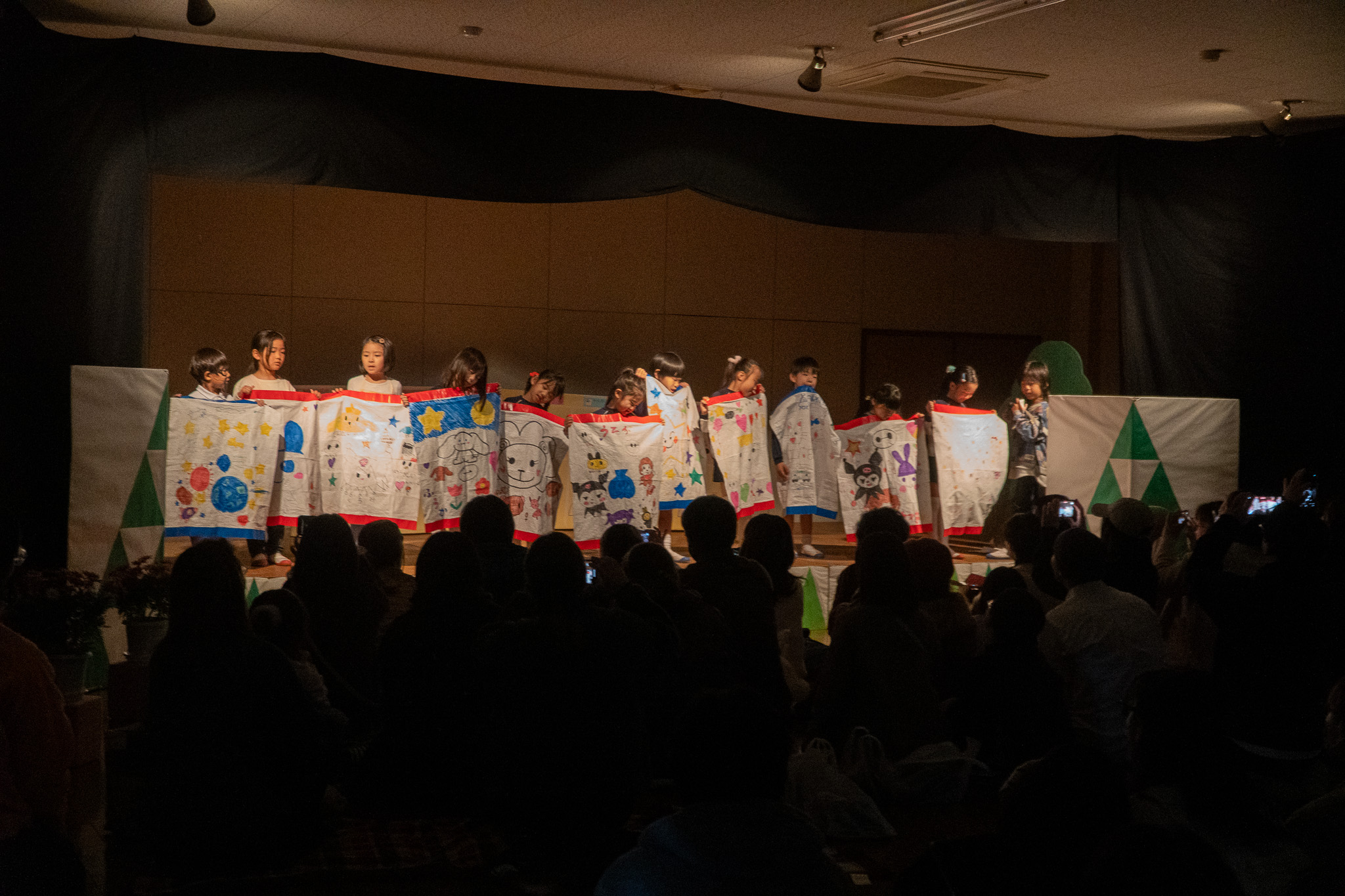 年中クラス 手作り作品の発表